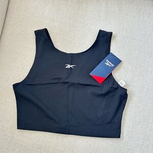 Reebok NWT perform crop tank. Size Small